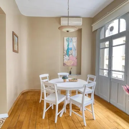 Cool Bright 2bd Cozy Balconysea View 261