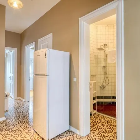 Apartamento Cool Bright 2bd Cozy Balconysea View 261 Estambul